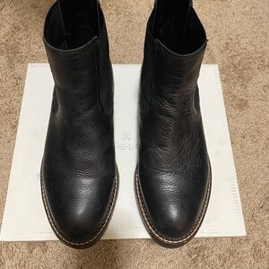 Caslon Chelsea Boots Black Size 7.5